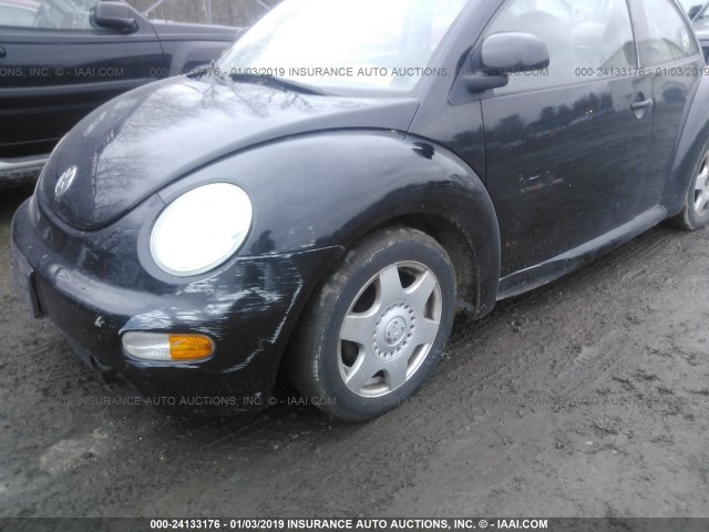 3VWBB61C8WM012415 - 1998 VOLKSWAGEN NEW BEETLE Schwarz Foto 6