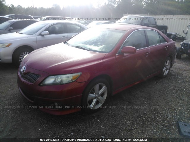 4T1BF3EK6AU042262 - 2010 TOYOTA CAMRY SE/LE/XLE RED photo 2