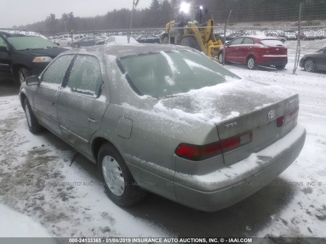 4T1BG22K8WU320629 - 1998 TOYOTA CAMRY CE/LE/XLE TAN photo 3