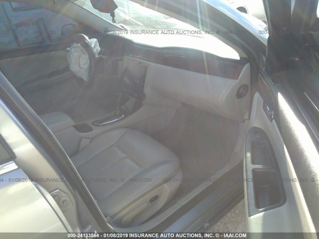 2G1WU581269146500 - 2006 CHEVROLET IMPALA LTZ GRAY photo 5