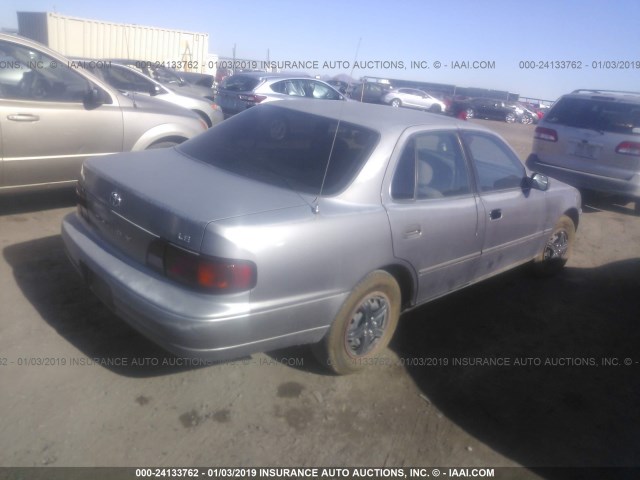 JT2BG12K4T0375850 - 1996 TOYOTA CAMRY DX/LE/XLE GRAY photo 4