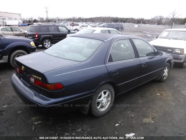 4T1BG22K3VU091534 - 1997 TOYOTA CAMRY CE/LE/XLE BLUE photo 4