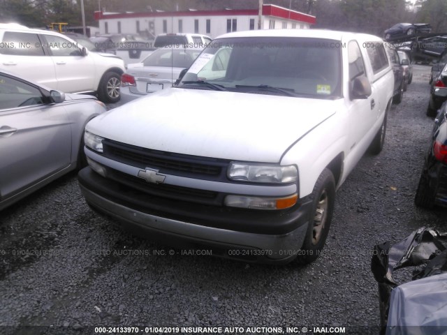 1GCEC14W22Z141328 - 2002 CHEVROLET SILVERADO C1500 WHITE photo 2