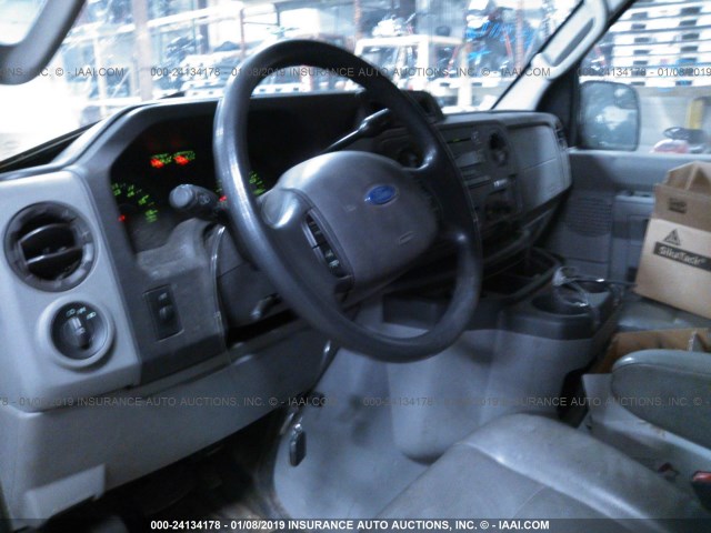 1FTNE1EL8CDA19554 - 2012 FORD ECONOLINE E150 VAN WHITE photo 5