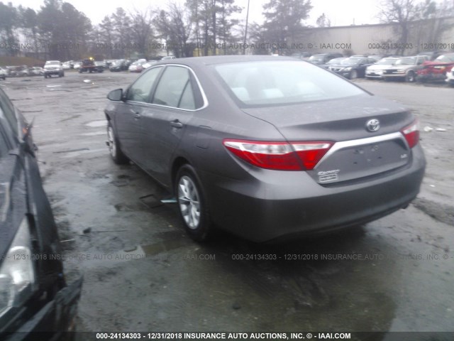 4T4BF1FK4FR454101 - 2015 TOYOTA CAMRY LE/XLE/SE/XSE GRAY photo 3