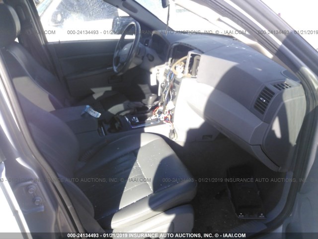 1J8HR48N15C692381 - 2005 JEEP GRAND CHEROKEE LAREDO/COLUMBIA/FREEDOM 灰色 照片 5