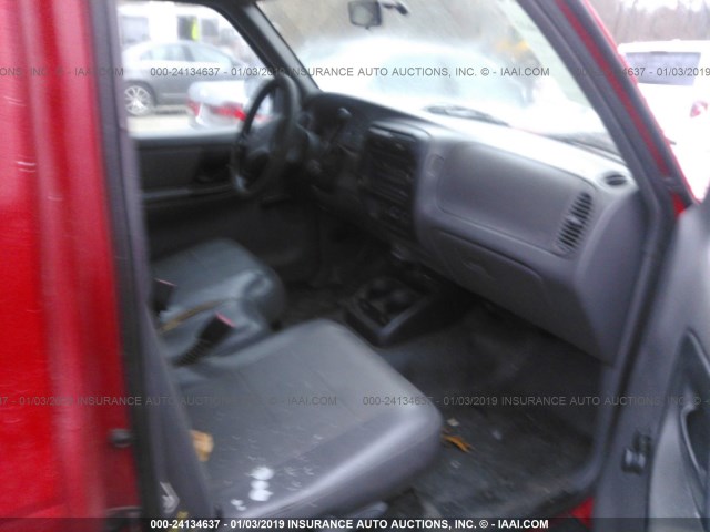 1FTYR10D12TA65006 - 2002 FORD RANGER RED photo 5