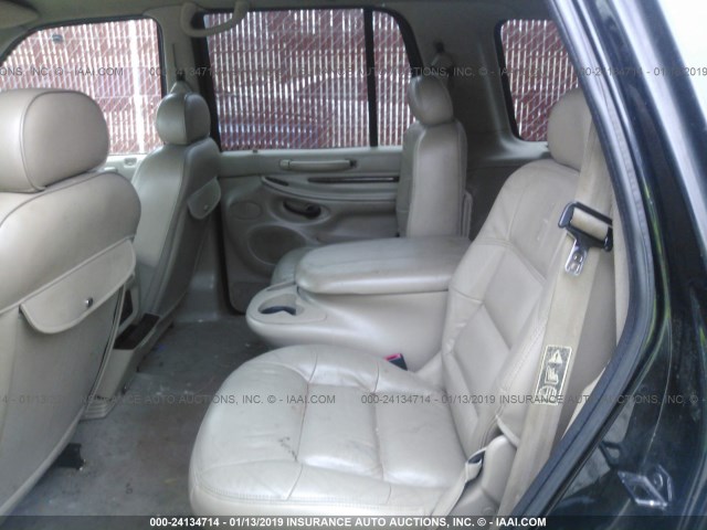 5LMEU27R42LJ01529 - 2002 LINCOLN NAVIGATOR Schwarz Foto 8