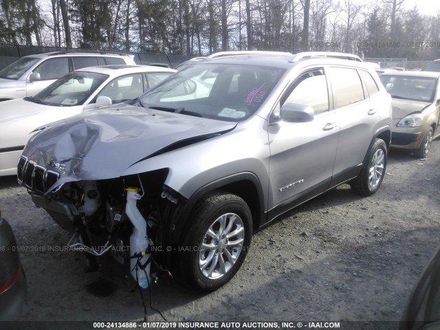 1C4PJMCB0KD330281 - 2019 JEEP CHEROKEE LATITUDE GRAY photo 2