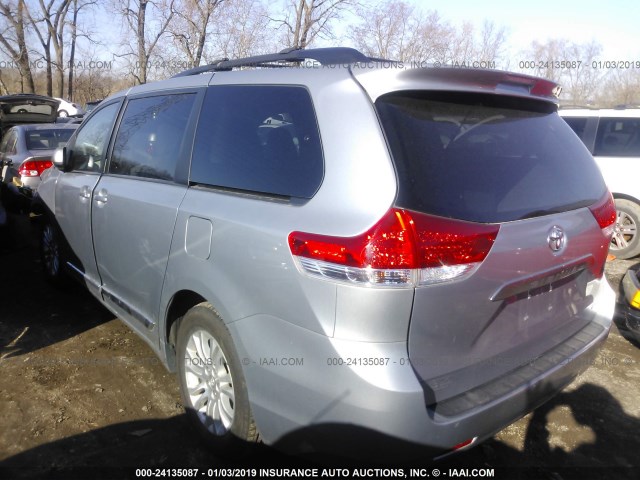 5TDYK3DC1ES501390 - 2014 TOYOTA SIENNA XLE/LIMITED GRAY photo 3