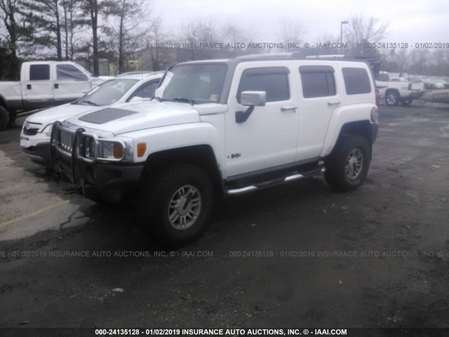 5GTDN136168133037 - 2006 HUMMER H3 WHITE photo 2