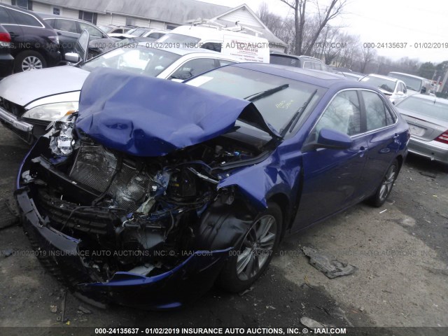 4T1BF1FK0FU886890 - 2015 TOYOTA CAMRY LE/XLE/SE/XSE ლურჯი ფოტო 2