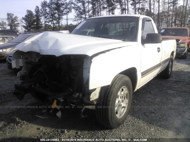 1GCEC14X55Z134306 - 2005 CHEVROLET SILVERADO C1500 WHITE photo 2