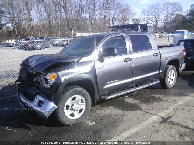 5TFEY5F15FX182824 - 2015 TOYOTA TUNDRA CREWMAX SR5 GRAY photo 2