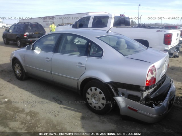 WVWMD63B23P394926 - 2003 VOLKSWAGEN PASSAT GL SILVER photo 3