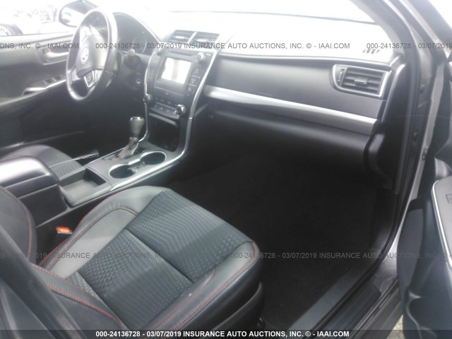 4T1BF1FK1FU102197 - 2015 TOYOTA CAMRY LE/XLE/SE/XSE GRAY photo 5