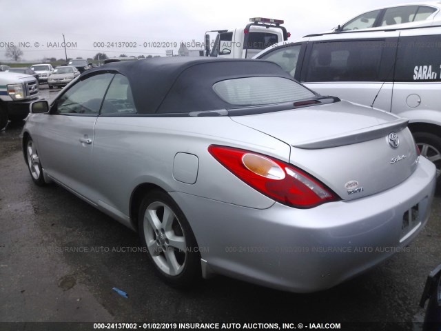 4T1FA38P65U051332 - 2005 TOYOTA CAMRY SOLARA SE/SLE SILVER photo 3