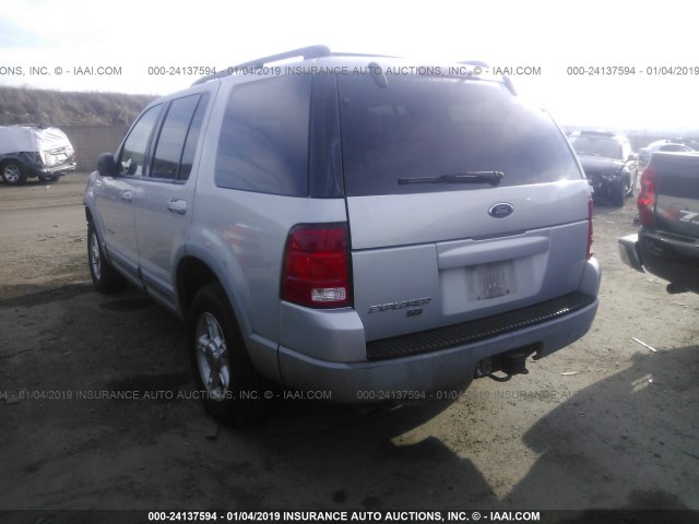 1FMDU73E92UC01165 - 2002 FORD EXPLORER XLT SILVER photo 3