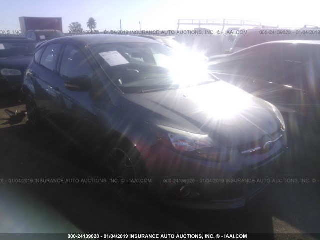 1FADP3K26DL263939 - 2013 FORD FOCUS SE GRAY photo 1