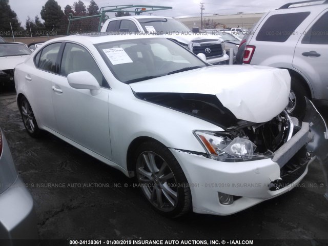 JTHBE262772011122 - 2007 LEXUS IS 350 WHITE photo 1