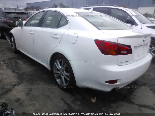 JTHBE262772011122 - 2007 LEXUS IS 350 WHITE photo 3