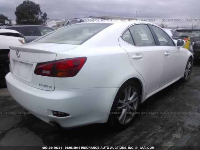 JTHBE262772011122 - 2007 LEXUS IS 350 WHITE photo 4