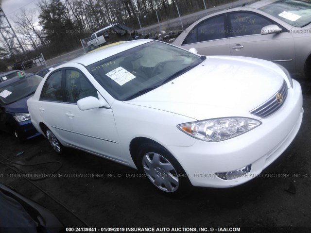 4T1BE30K76U741675 - 2006 TOYOTA CAMRY LE/XLE/SE WHITE photo 1