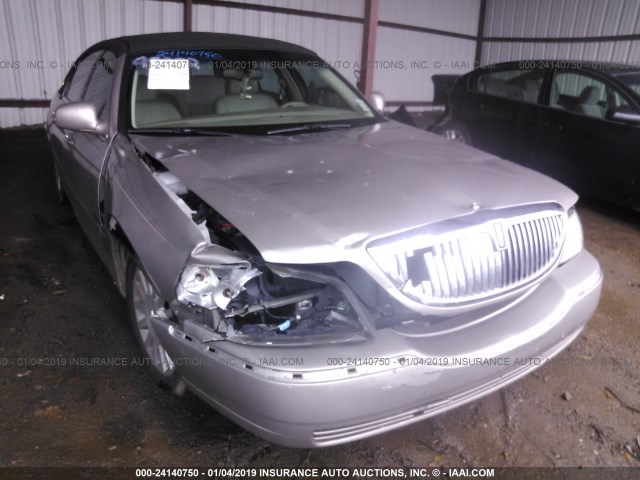 1LNHM81W33Y695388 - 2003 LINCOLN TOWN CAR EXECUTIVE GRAY photo 6