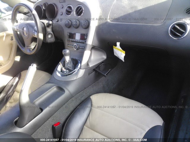 1G2MB35B68Y105618 - 2008 PONTIAC SOLSTICE GRAY photo 5