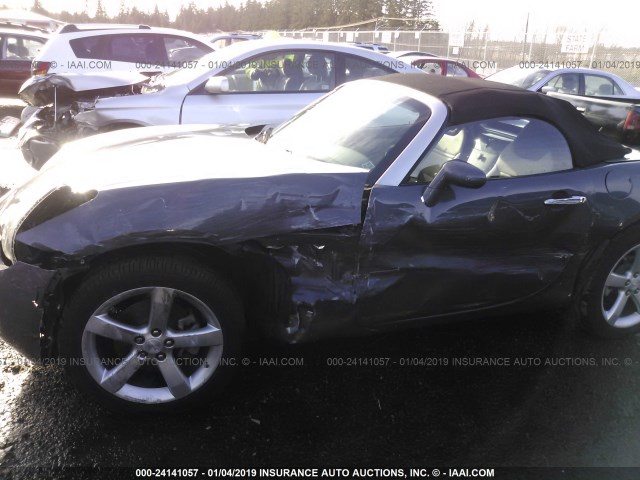 1G2MB35B68Y105618 - 2008 PONTIAC SOLSTICE GRAY photo 6