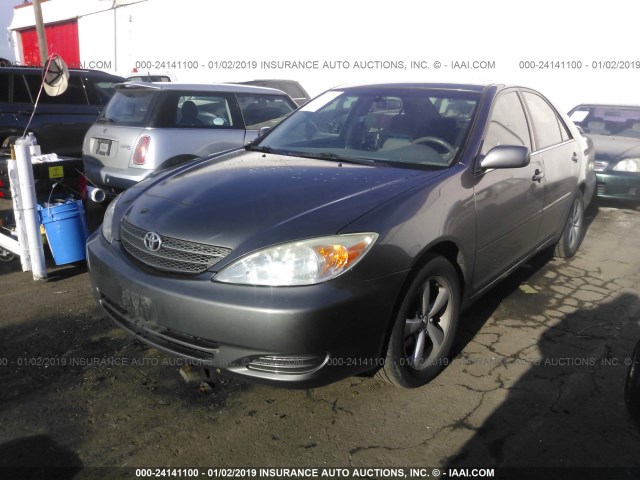 JTDBE32K130175453 - 2003 TOYOTA CAMRY LE/XLE 灰色 照片 2