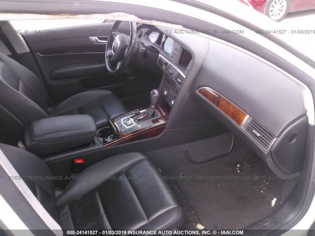 WAUAH74F06N113749 - 2006 AUDI A6 3.2 WHITE photo 5