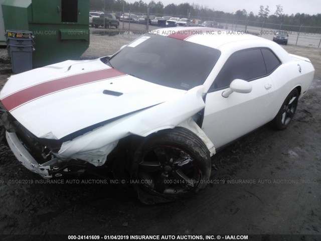 2C3CDYAGXDH737420 - 2013 DODGE CHALLENGER SXT WHITE photo 2