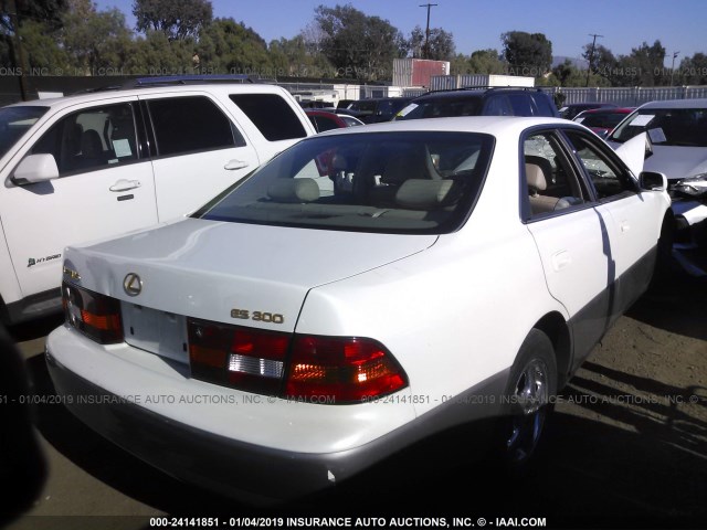 JT8BF28G0W5046779 - 1998 LEXUS ES 300 WHITE photo 4