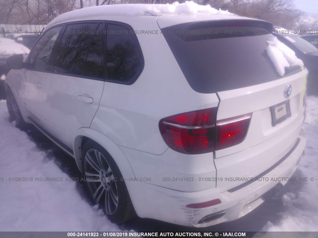 5UXZV8C56BL417234 - 2011 BMW X5 XDRIVE50I Biały zdjęcie 3