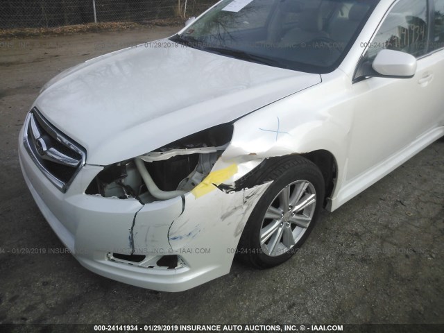 4S3BMAH62A1216715 - 2010 SUBARU LEGACY 2.5I PREMIUM WHITE photo 6