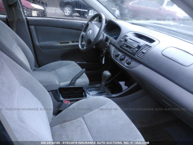 4T1BE32K73U691594 - 2003 TOYOTA CAMRY LE/XLE/SE GRAY photo 5