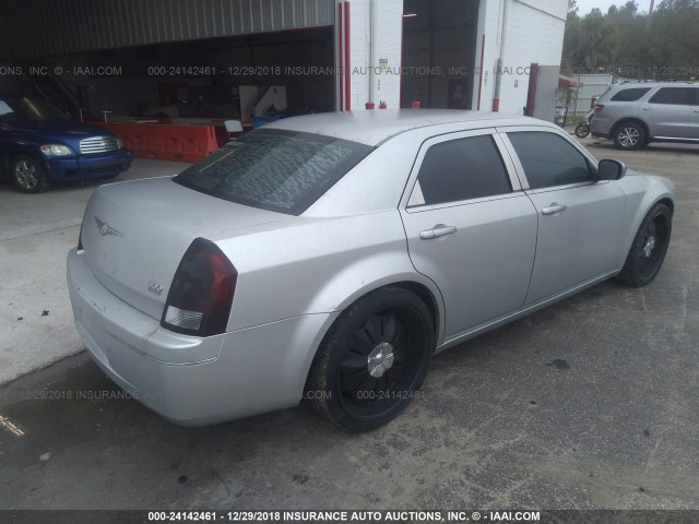 2C3KA53G26H405507 - 2006 CHRYSLER 300 TOURING SILVER photo 4