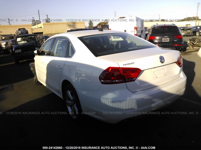 1VWBP7A33DC024171 - 2013 VOLKSWAGEN PASSAT SE WHITE photo 3