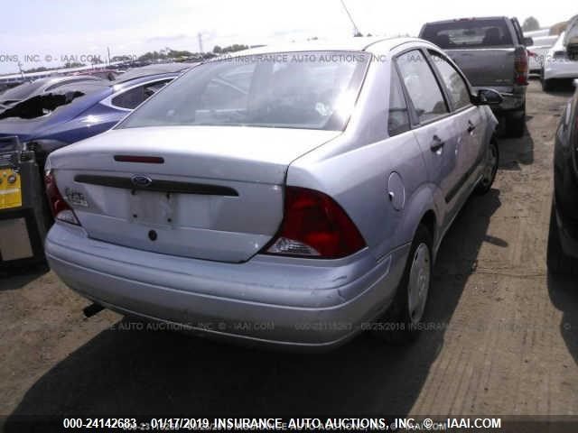 1FAFP33P62W204405 - 2002 FORD FOCUS LX SILVER photo 4