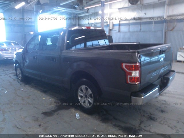 1FTEW1C50JKD38117 - 2018 FORD F150 SUPERCREW GRAY photo 3