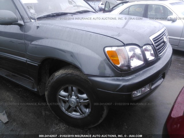 JTJHT00W423517833 - 2002 LEXUS LX 470 GRAY photo 6