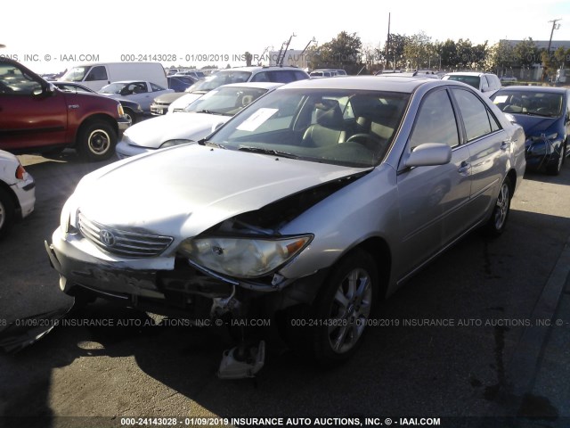 4T1BF32K65U593978 - 2005 TOYOTA CAMRY LE/XLE/SE SILVER photo 2