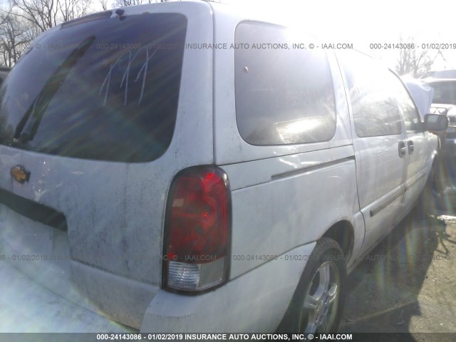 1GNDV231X8D183728 - 2008 CHEVROLET UPLANDER LS WHITE photo 4