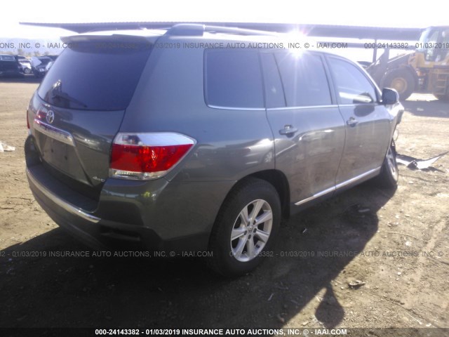 5TDBK3EHXBS082547 - 2011 TOYOTA HIGHLANDER SE GRAY photo 4