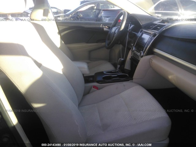 4T4BF1FK1ER343102 - 2014 TOYOTA CAMRY L/SE/LE/XLE 黑色 照片 5