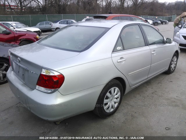 4T1BE32K95U038526 - 2005 TOYOTA CAMRY LE/XLE/SE SILVER photo 4