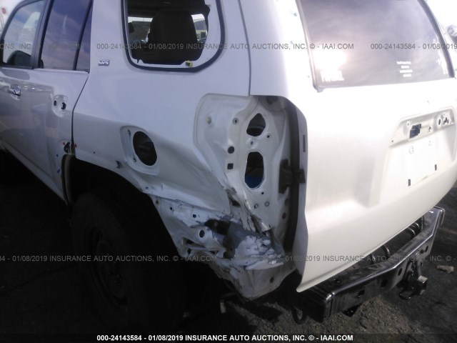 JTEZU5JR6A5006651 - 2010 TOYOTA 4RUNNER SR5/SPORT WHITE photo 6