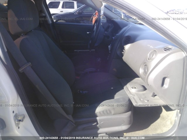 2G2WP522551302725 - 2005 PONTIAC GRAND PRIX WHITE photo 5