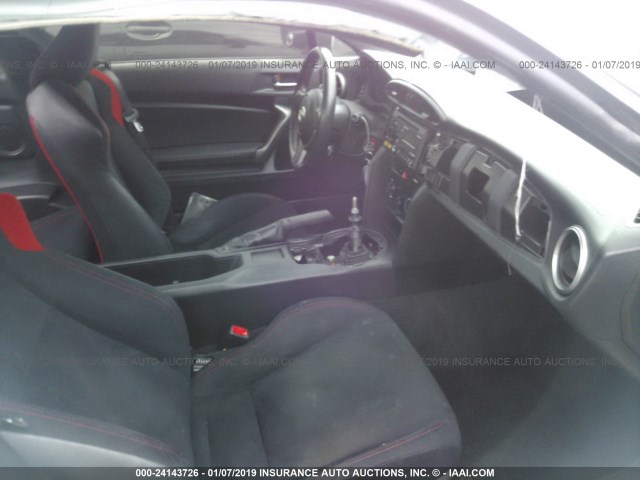 JF1ZNAA17D1727292 - 2013 TOYOTA SCION FR-S SILVER photo 5